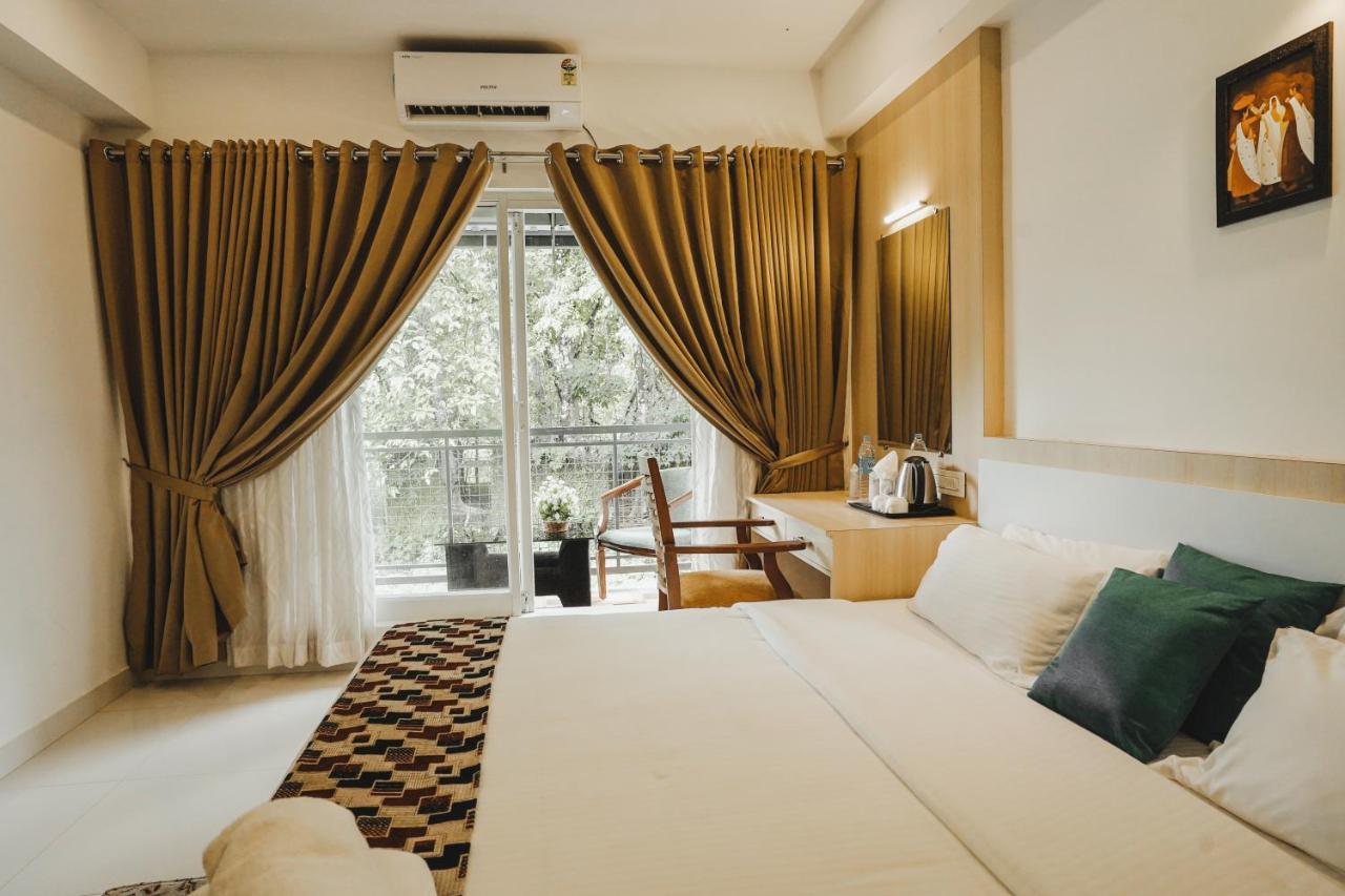 Athirappilly Rainland Resort Exterior photo