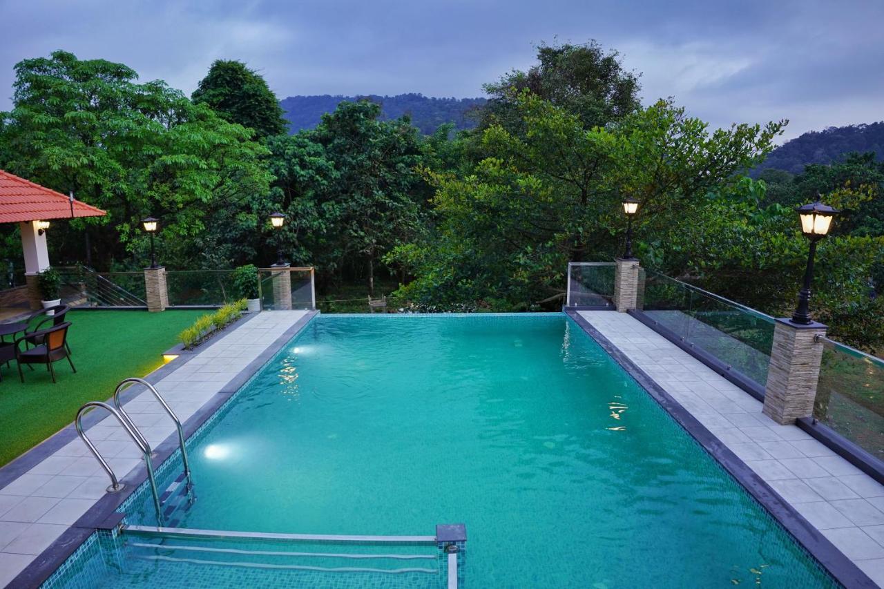 Athirappilly Rainland Resort Exterior photo