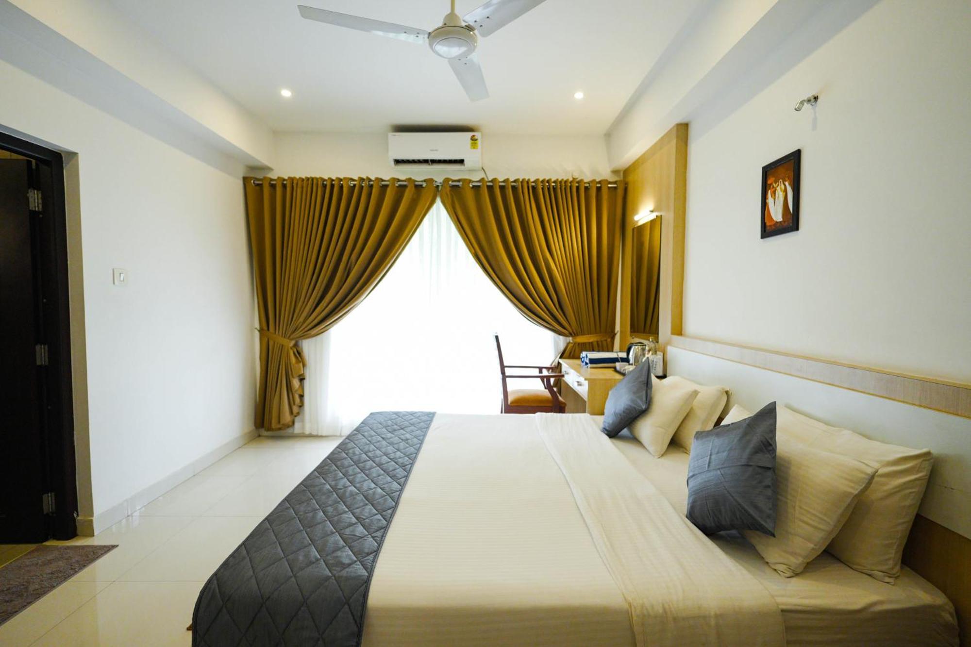 Athirappilly Rainland Resort Exterior photo